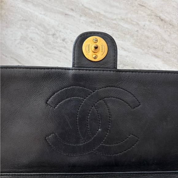 Authentic CHANEL black lambskin gold hardware quilted bag - Picture 13 of 16
